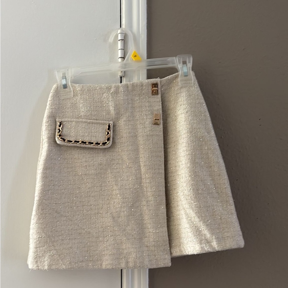 Elegant Cream Skirt with Pocket Detail